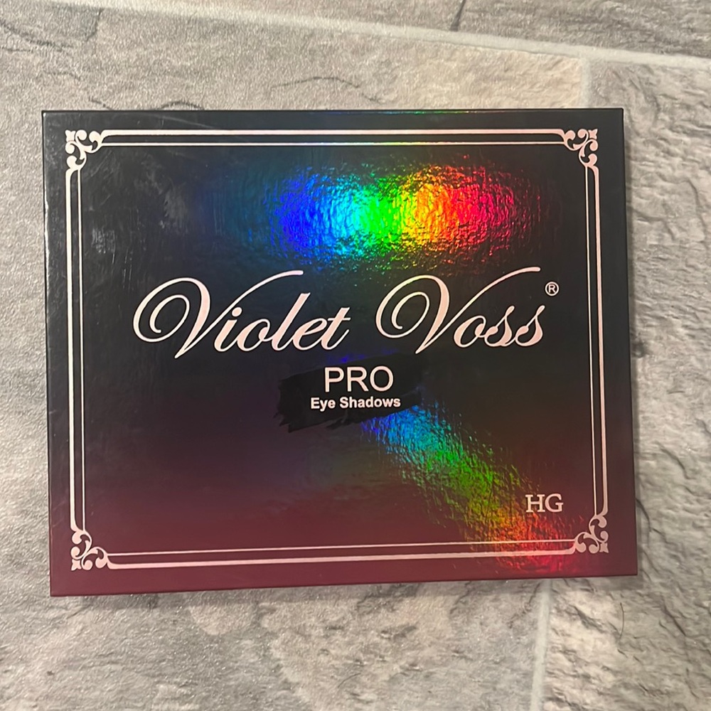 Violet Voss Holy Grail Palette